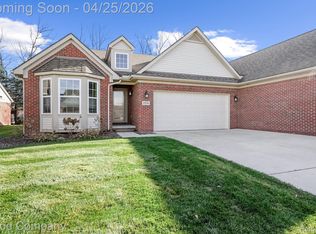 1938 Genoa Cir #13, Howell, MI 48843
