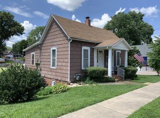 733 N 6th St, Saint Charles, MO 63301