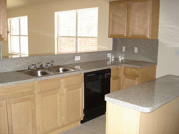 3rd image of 15627 Kippers Dr