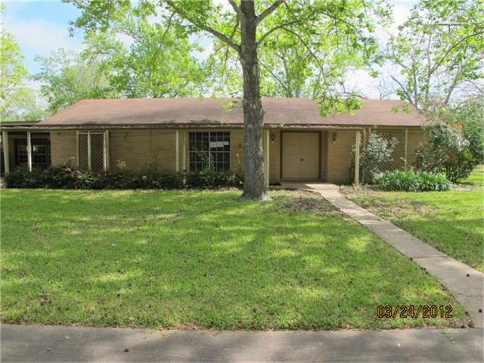 1st image of 108 Oyster Bend Ln