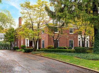 2084 Tremont Rd, Columbus, OH 43221