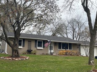 3700 Rolling View Dr, White Bear Lake, MN 55110