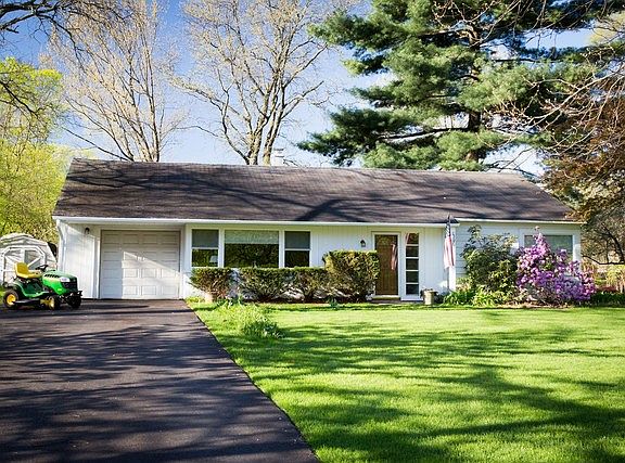 2nd image of 1307 W 53rd Pl