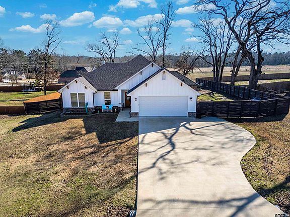 3rd image of 18358 Timber Oaks Dr