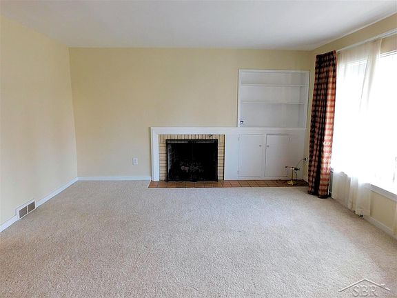 2nd image of 2810 Rosemary St