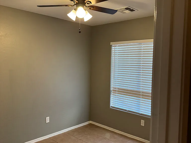 1523 W Nancy Ln — Photo 9
