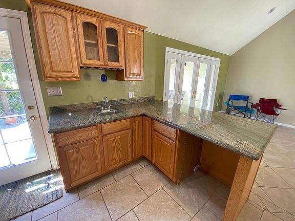 5th image of 3832 Smith Ave