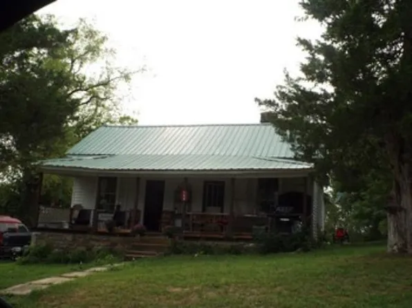 106 W Court St, Melbourne, AR 72556
