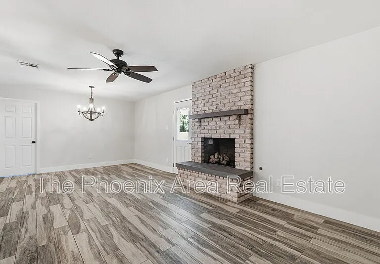 447 E Carson Dr — Photo 13