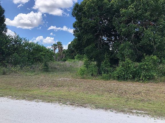 4th image of 18814 42nd Rd N