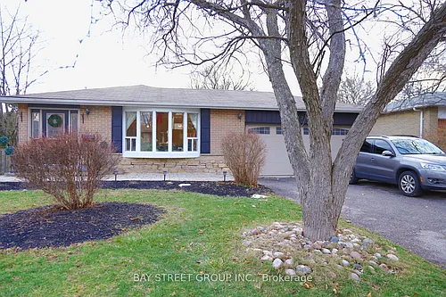 27 Stornoway Cres Photo 1 27 Stornoway Cres Photo 1