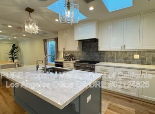 8561 Clifton Way, Beverly Hills, CA 90211