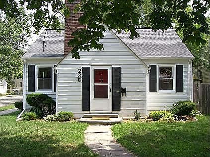 1st image of 228 N Alexander Ave