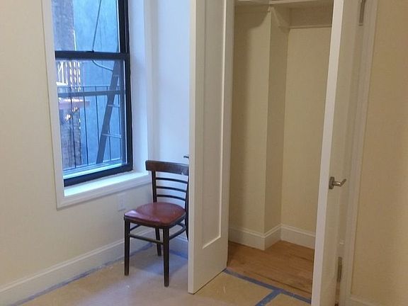 3rd image of 113 Henry St APT 7