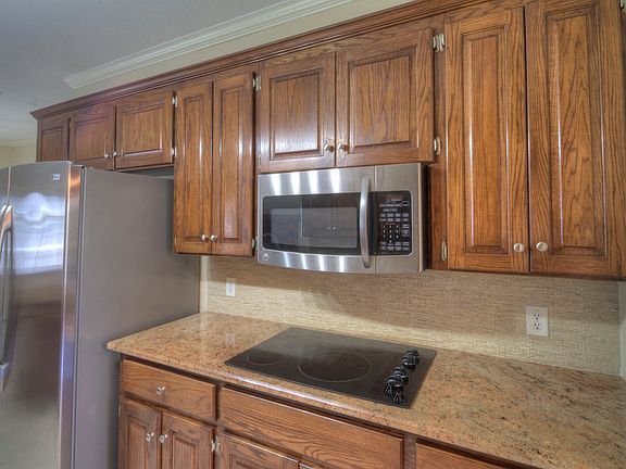 3rd image of 7508 Palisades Dr