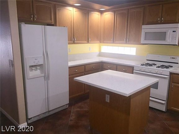 3rd image of 9611 Hawaiian Summer St