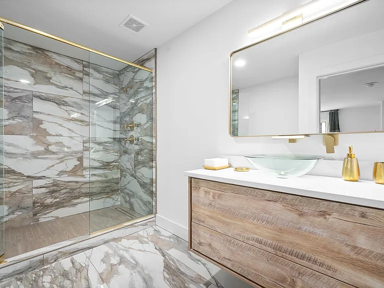 416 Franklin St — Photo 14