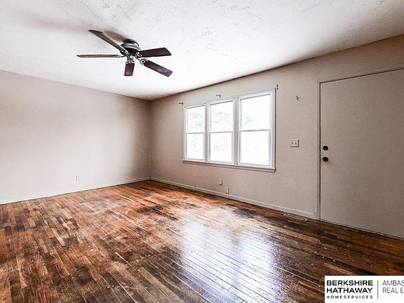 4th image of 7525 Lillian Ave