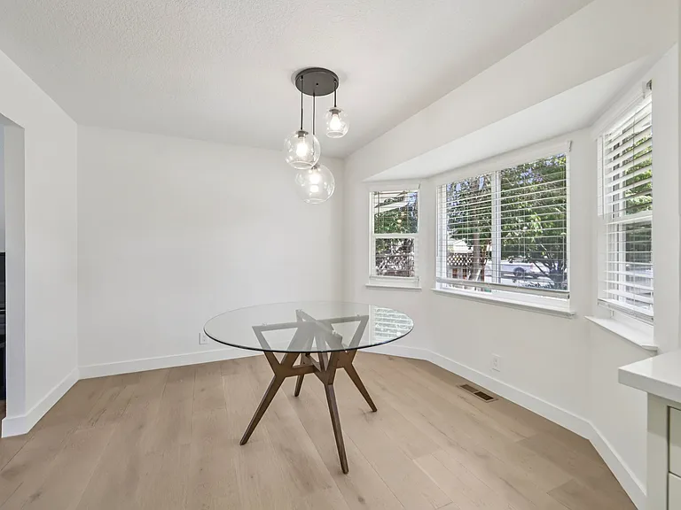 1175 Bodega Dr — Photo 8