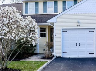 84 Mulberry Cmns, Riverhead, NY 11901