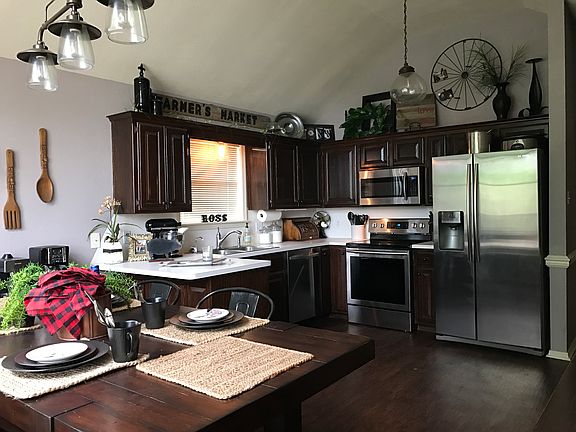 3rd image of 1111 Aspen Ave