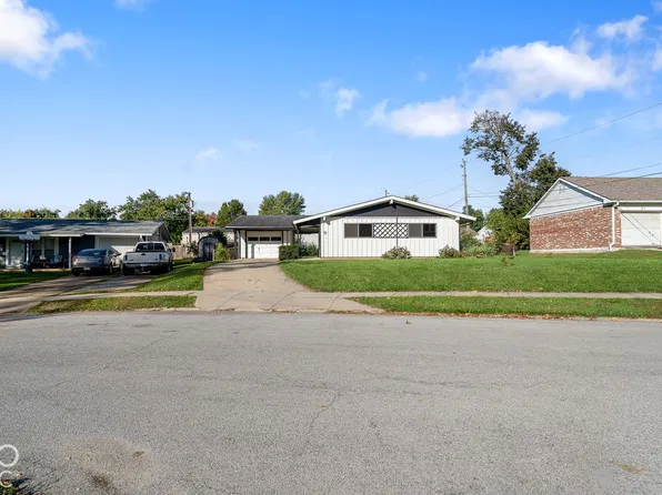 41 Crestwood Dr, Mooresville, IN 46158