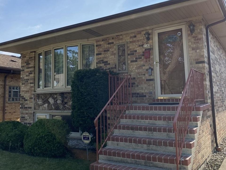 1st image of 3342 N Natoma Ave