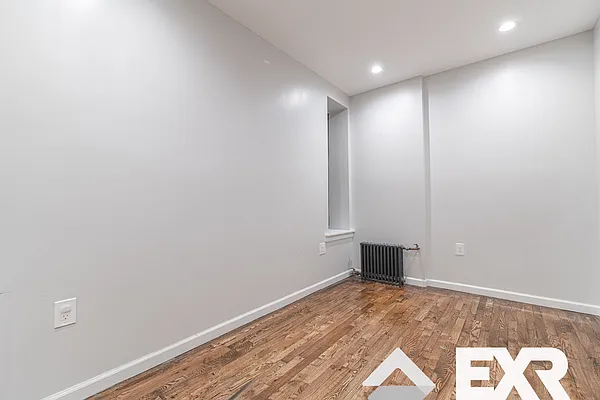 Rented by EXR | media 4