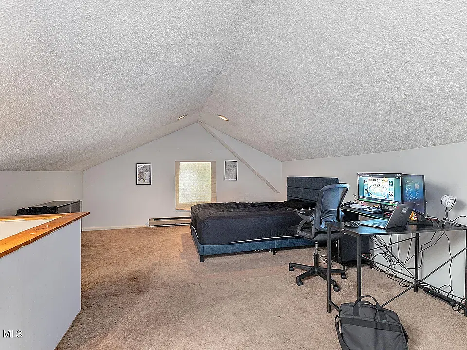 1 bed, 700 sqft, $1,000 — Photo 4