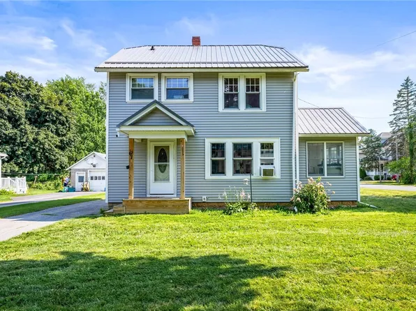 67 Pleasant St, Phelps, NY 14532
