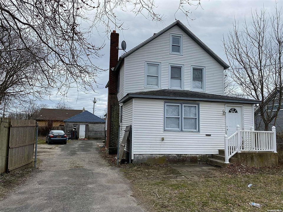 1st image of 428 Narragansett Avenue