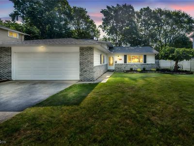 4499 Camellia Ln, North Olmsted, OH, 44070