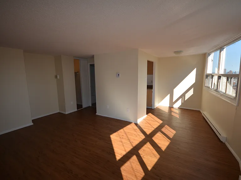 285 Loretta Ave S — Photo 27