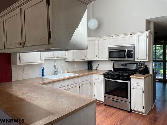4th image of 3311 Lilac Dr