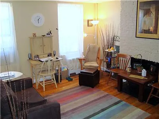 Rented by R New York | media 9