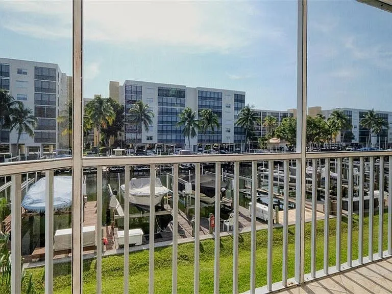 4531 Bay Beach Ln #133 — Photo 8