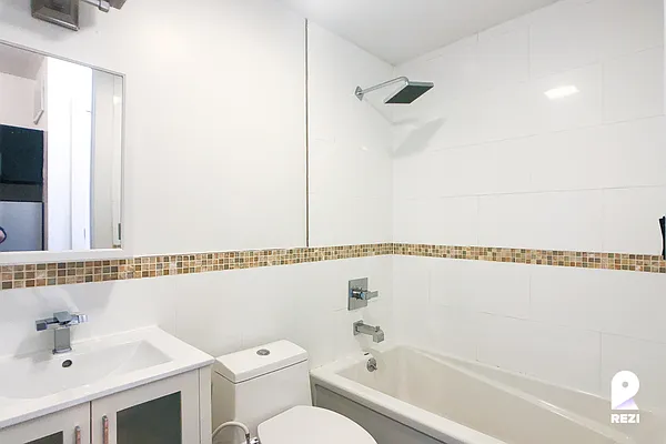 Rented by REZI | media 50