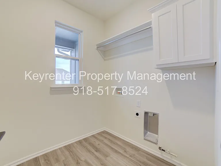 706 W 54th St — Photo 14