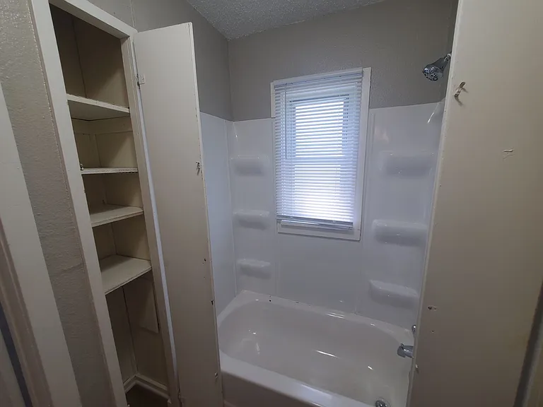 150 E Douglas Ave — Photo 20