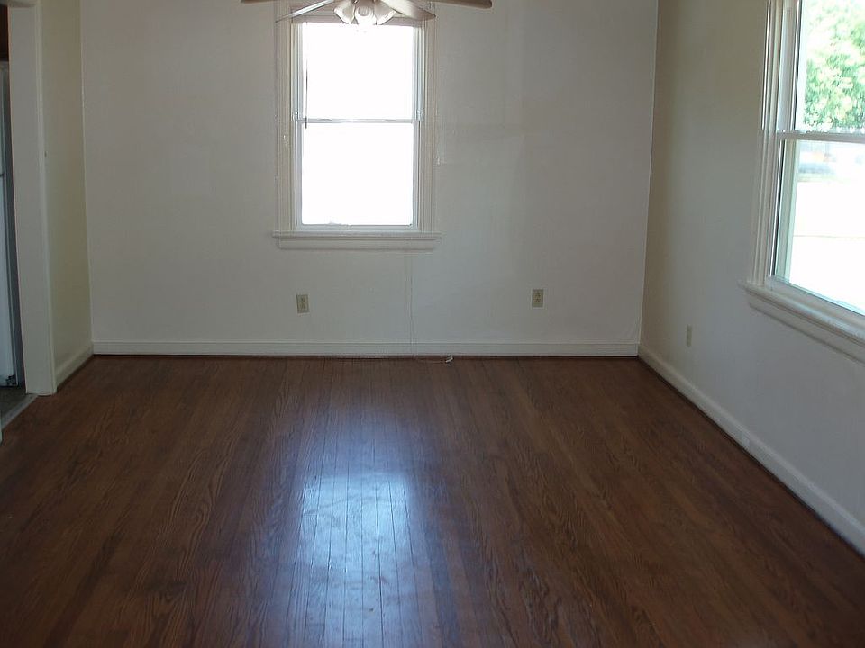 2nd image of 6117 Hampstead Ave
