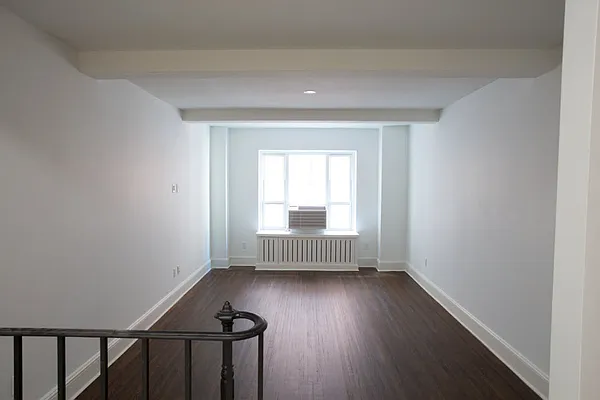 Rented by Stonehenge NYC LLC | media 13