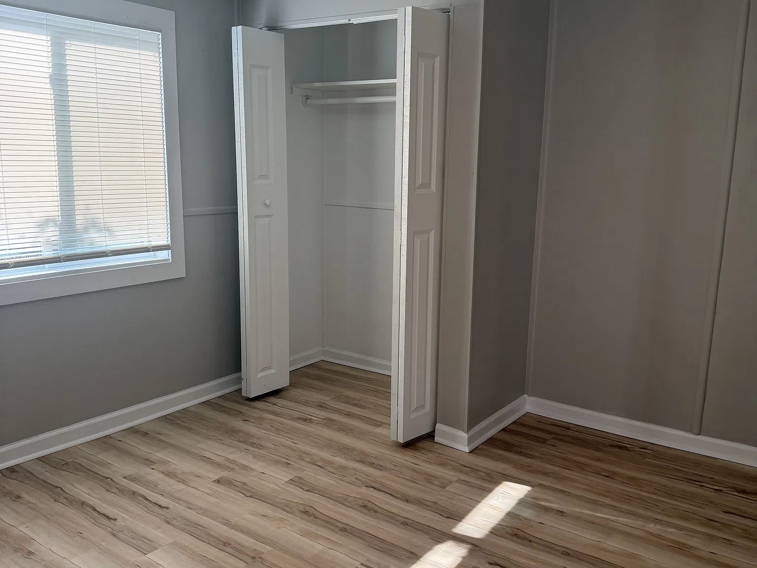 218 East Render Street - 1 — Photo 2