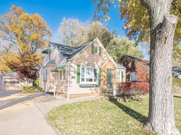 915 E Richwoods Blvd, Peoria, IL 61603