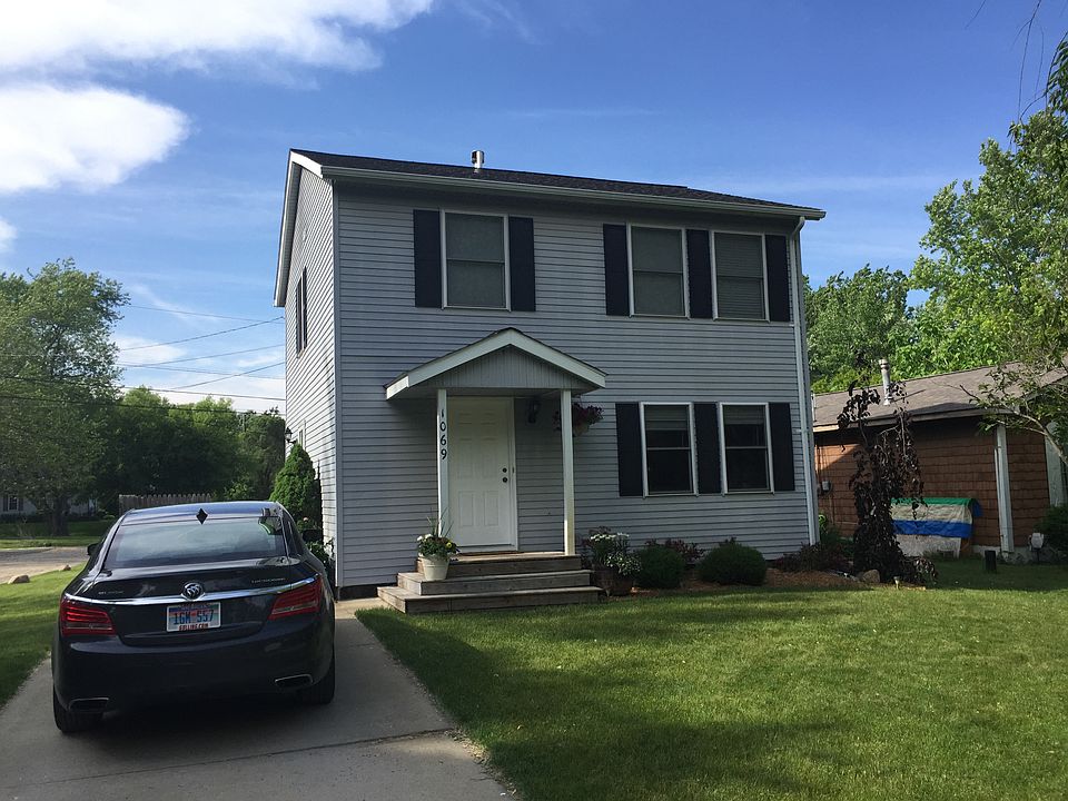 2nd image of 1069 Seabury Dr