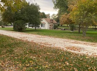 19303 Schram Rd, Gretna, NE 68028