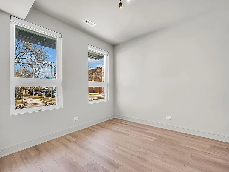 3701 W Dickens Ave #1 — Photo 12