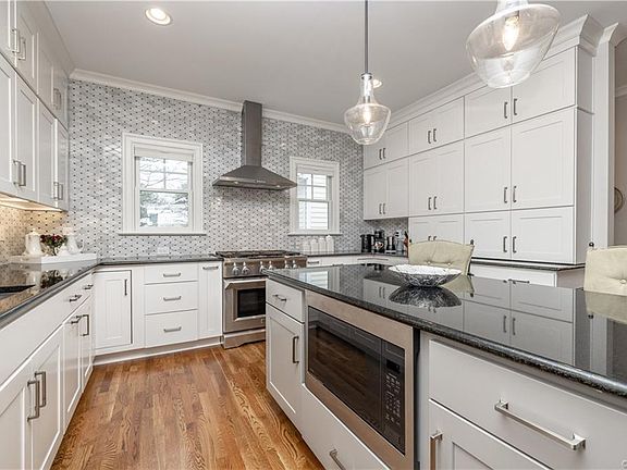 2nd image of 5002 Park Ave