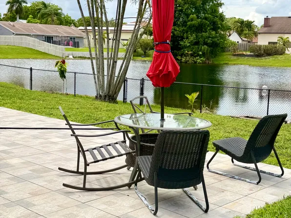 13741 Appalachian Trl, Davie, FL 33325