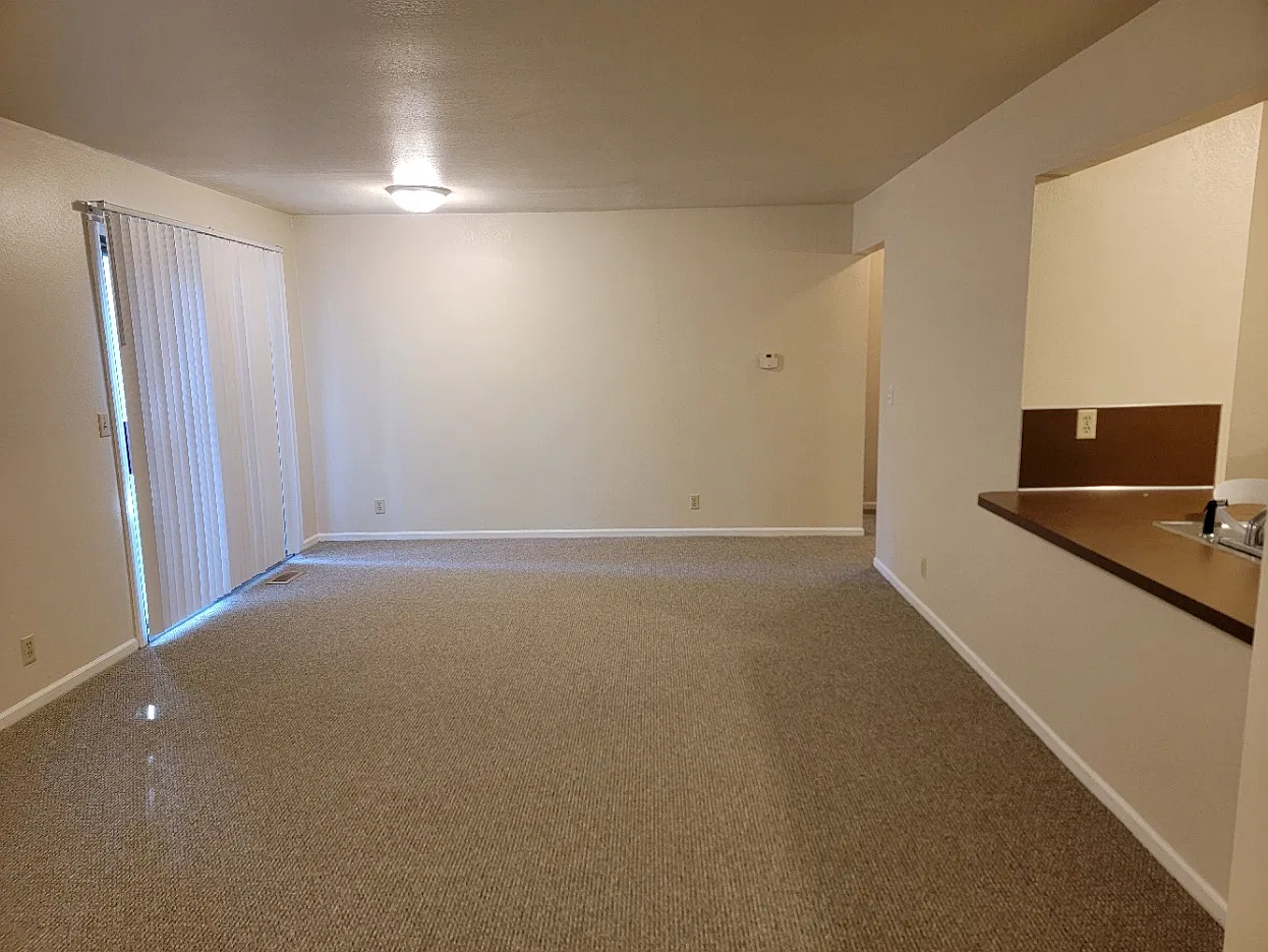 2 bed, 960 sqft, $1,300 — Photo 4