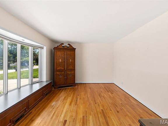 4th image of 1667 Schulte Hill Dr